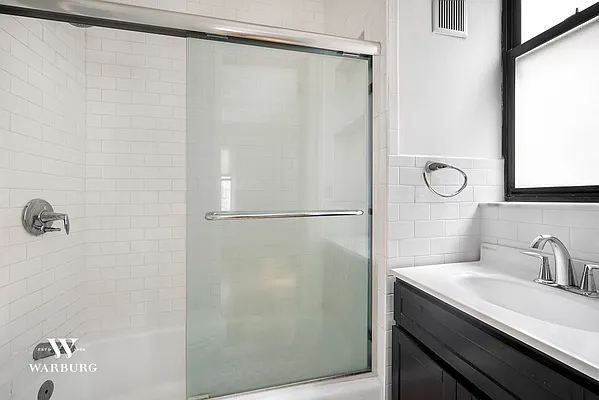 Sold by Warburg | media 6