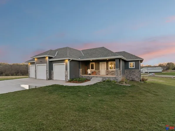 8443 Century Ct, Central, NE 68409