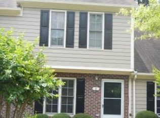 6 Crystal Oaks Ct, Durham, NC 27707