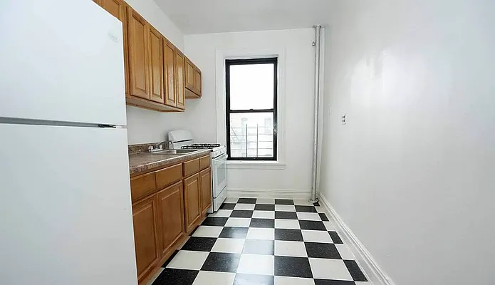 Rented by S&M Associates Realty LLC | media 38