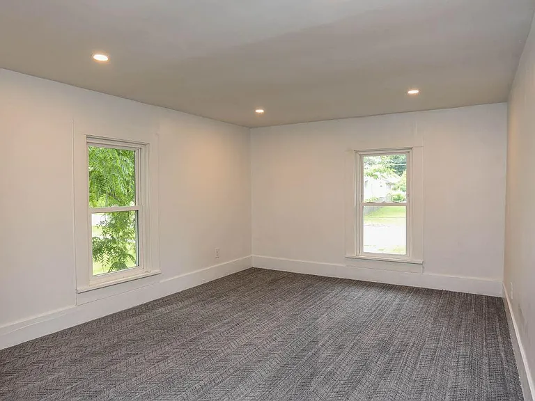 207 N Main St — Photo 10