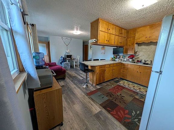 3rd image of 305 Campus Dr