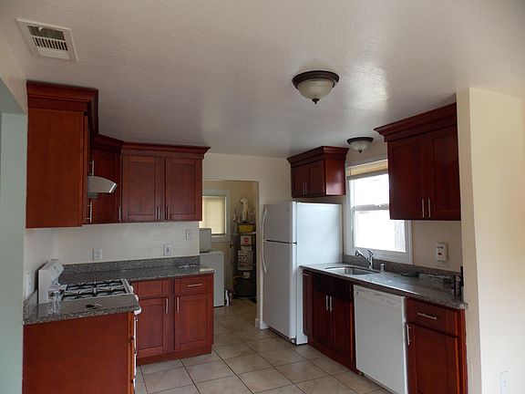 4th image of 26795 Clarkford St