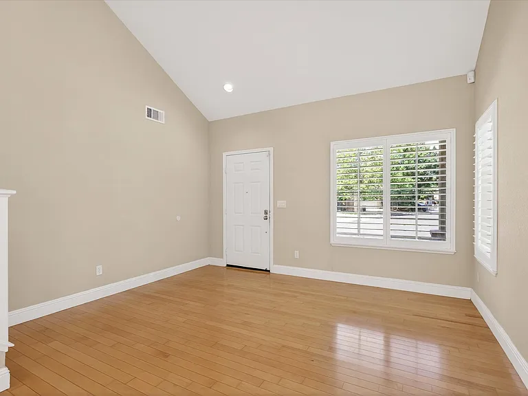 2056 Olivia Ct — Photo 6