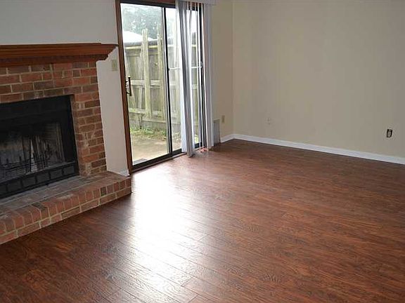 4th image of 847 Sommerville Cres