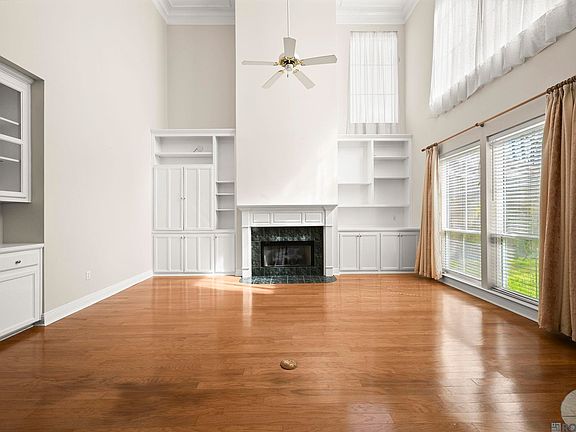 2nd image of 750 Wheatsheaf Dr