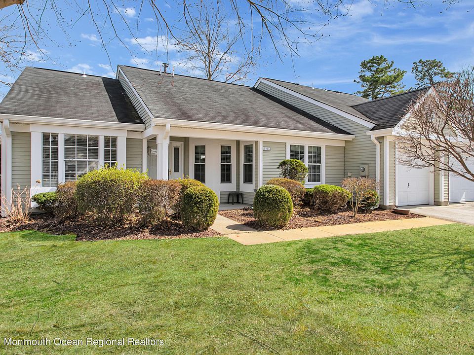 1st image of 890A Stratford Ct