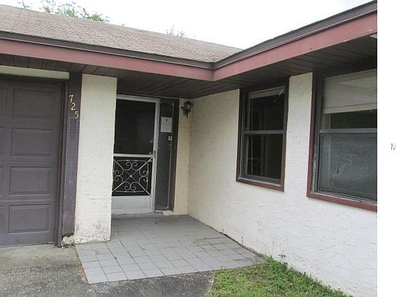 Front Porch / Entry