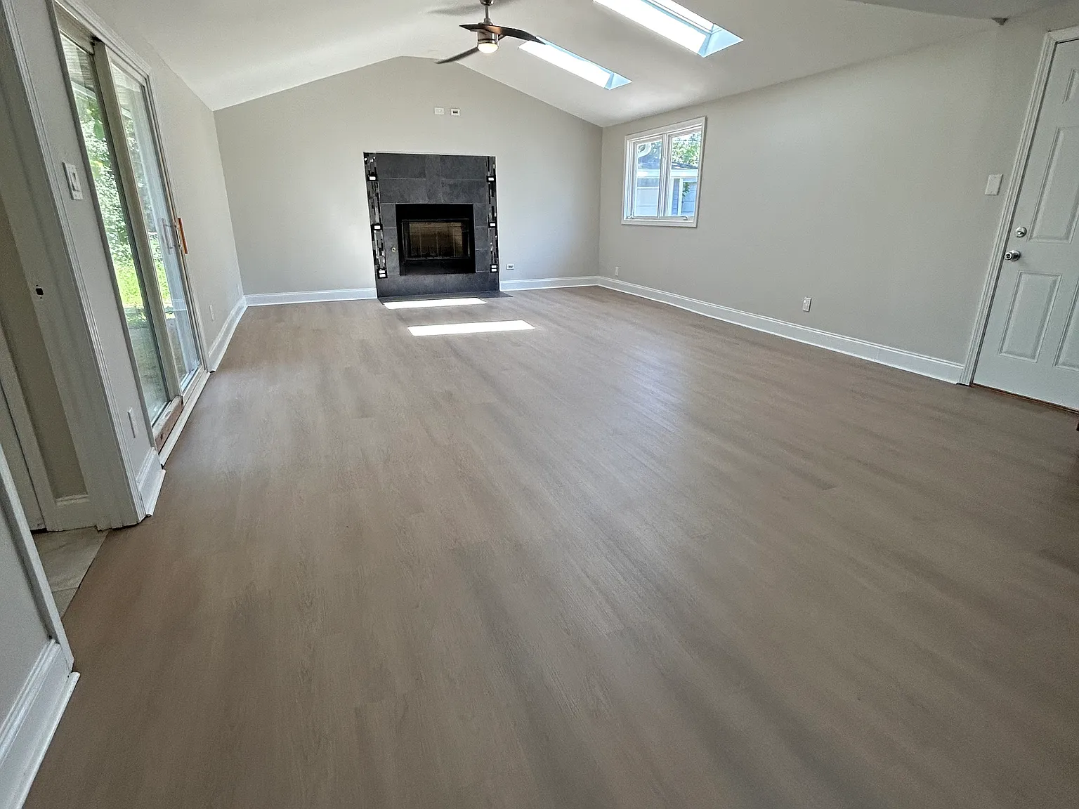 4 bed, 1100 sqft, $3,250 — Photo 3