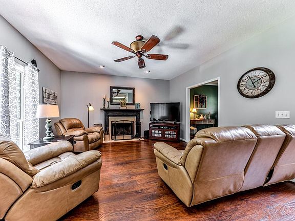 3rd image of 2016 Township Dr