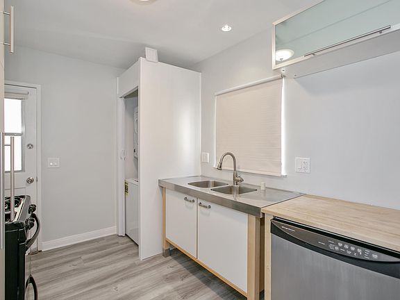 2nd image of 22147 Pacific Coast Hwy APT 1