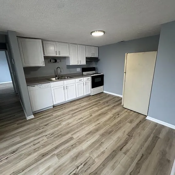 8380 Cottonwood Dr — Photo 3