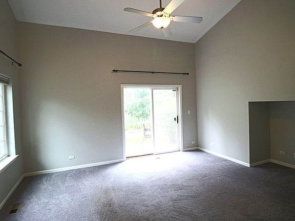 4th image of 1071 Woodview Ct