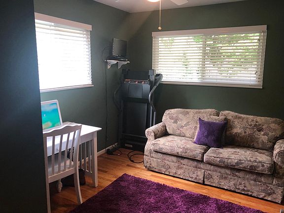 Lovely extra bedroom with pullout sofa with full size mattress, nice work space!