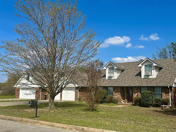 3rd image of 105 Gardenwood Dr