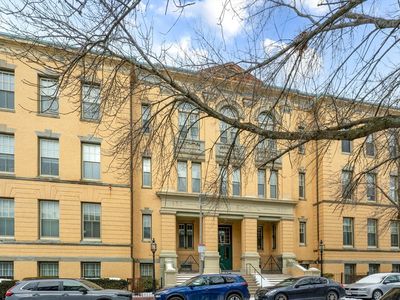 350 W 4th St APT 313, South Boston, MA, 02127