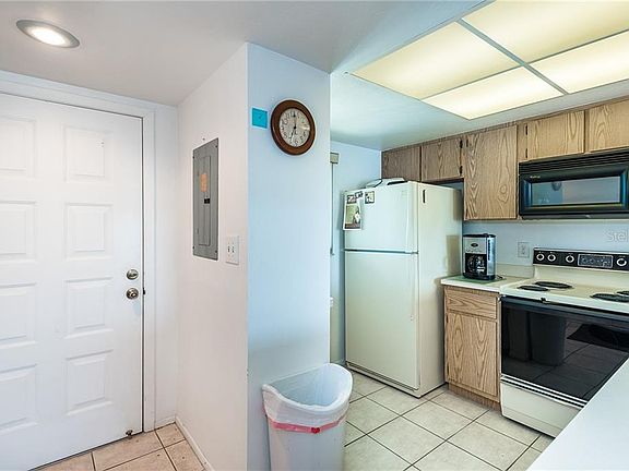 4th image of 12538 SW Kingsway Cir APT 1706