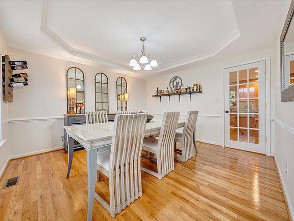4th image of 617 Crystal Anne Ln