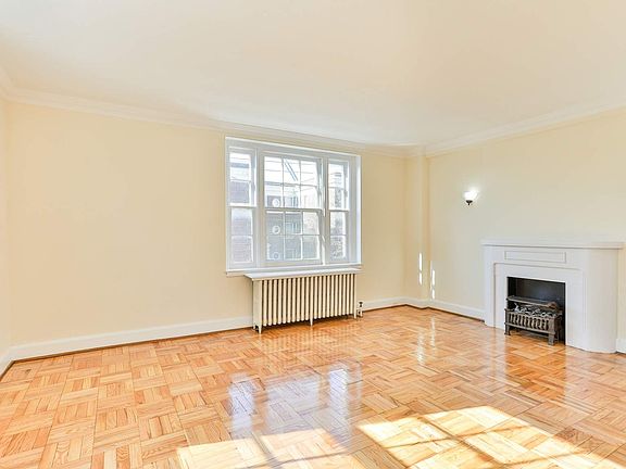 5th image of 555 Russell Hill Rd #C