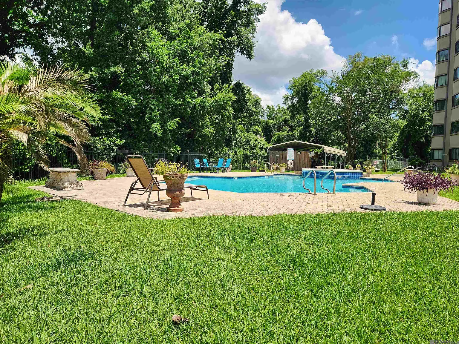 2 bed, 1020 sqft, $1,200 — Photo 2