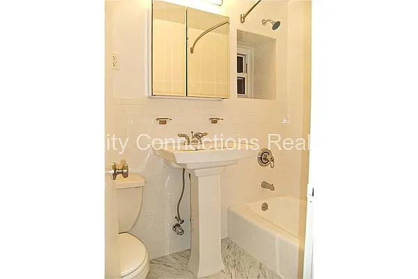 Rented by City Connections Realty | media 44