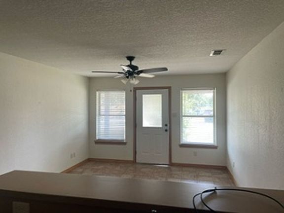 2nd image of 1403 W Long St #102
