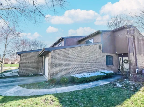 278 Millcreek Dr, Akron, OH 44307