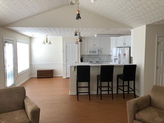 3rd image of 3557 Lake Valley Ct