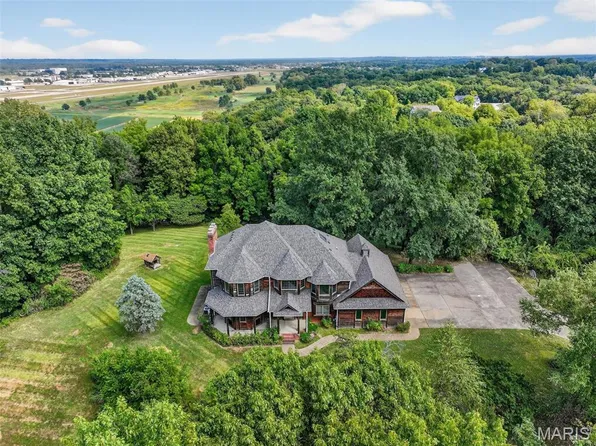 18230 Hager Ln, Chesterfield, MO 63005