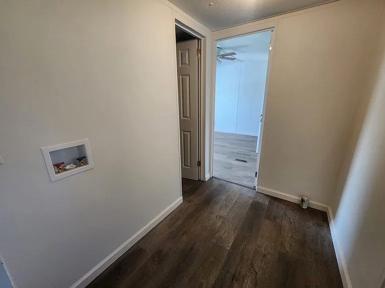 1559 Perry St SE — Photo 16