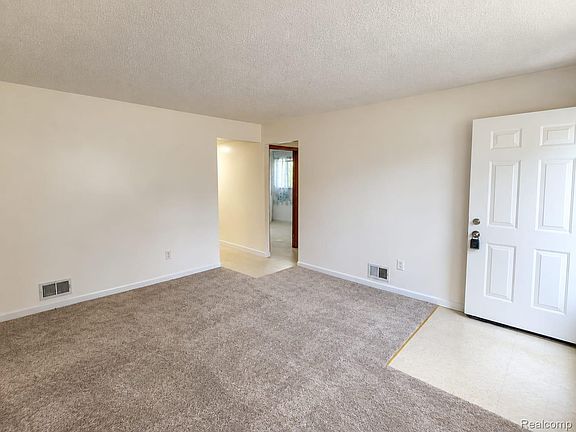 4th image of 6793 Prospect Ave