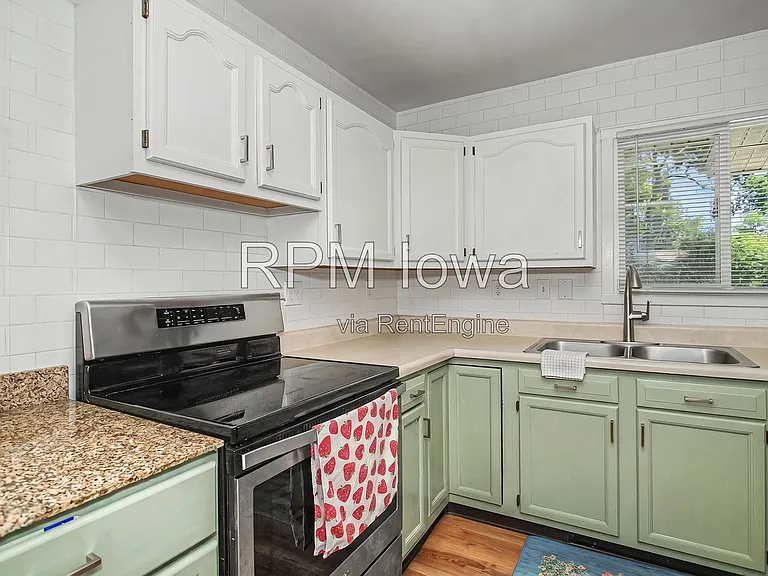 2116 Ferndale Ave — Photo 14