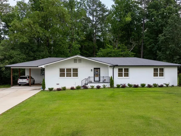 902 Wolf Creek Rd S, Pell City, AL 35128