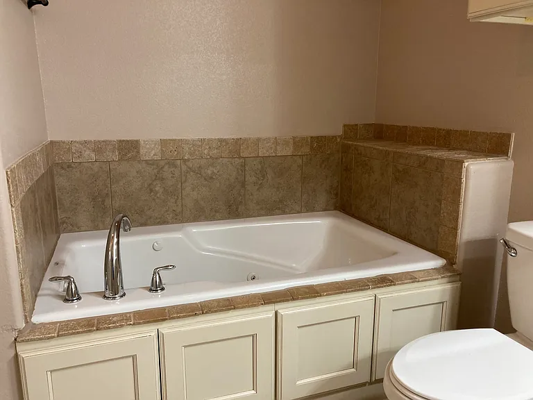 Jacuzzi Tub