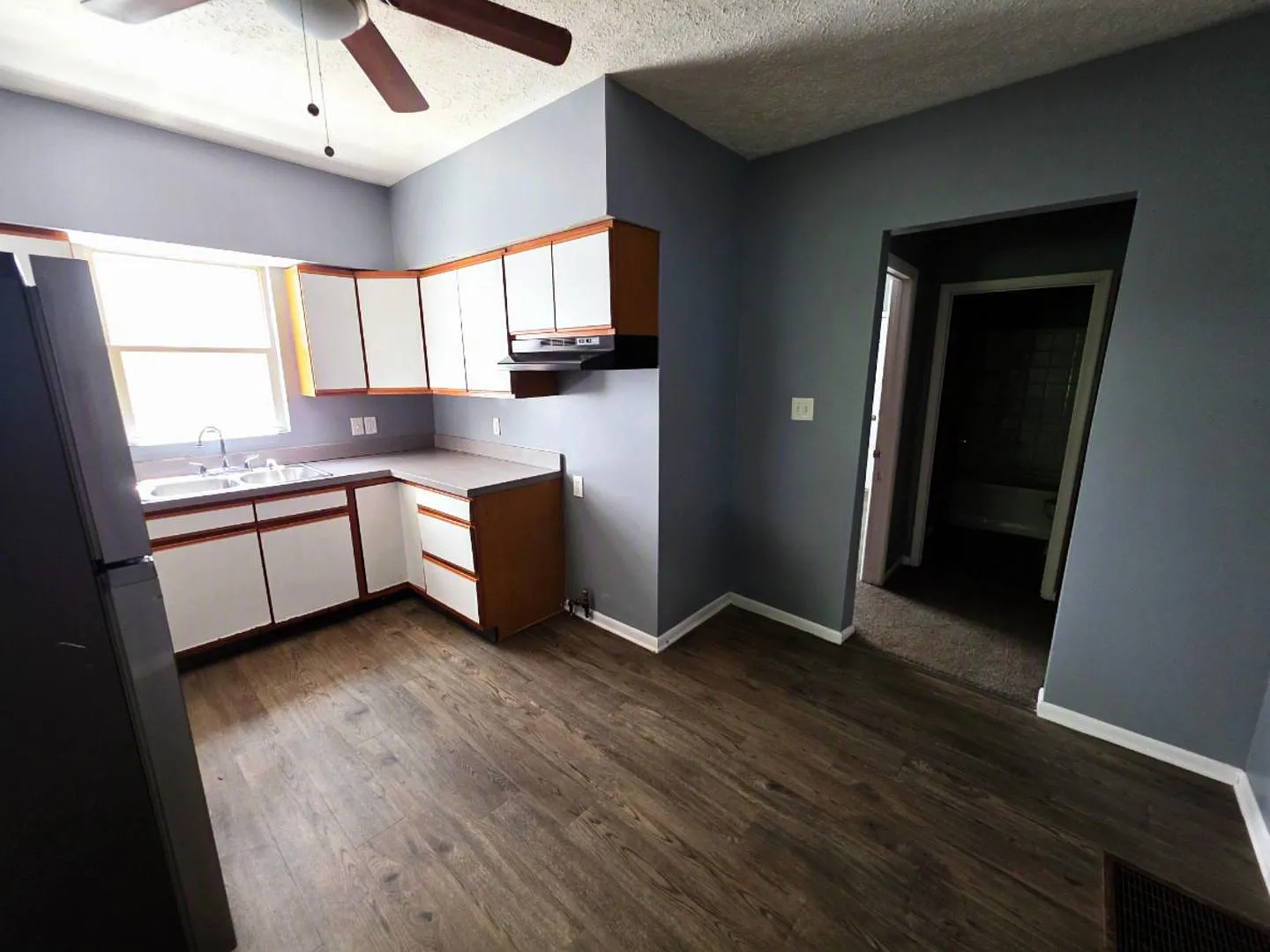 1224 Pondview Ave - Unit 2 — Photo 3