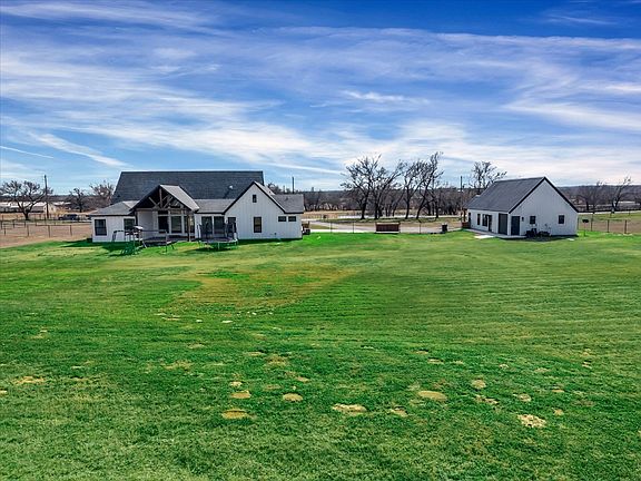 4th image of 1250 Turpin Lake Rd