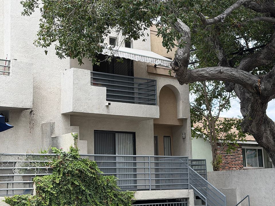 1st image of 1801 W Victory Blvd #109