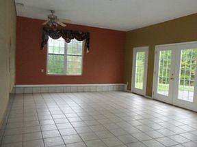 2nd image of 121 Shady Cedar Ln