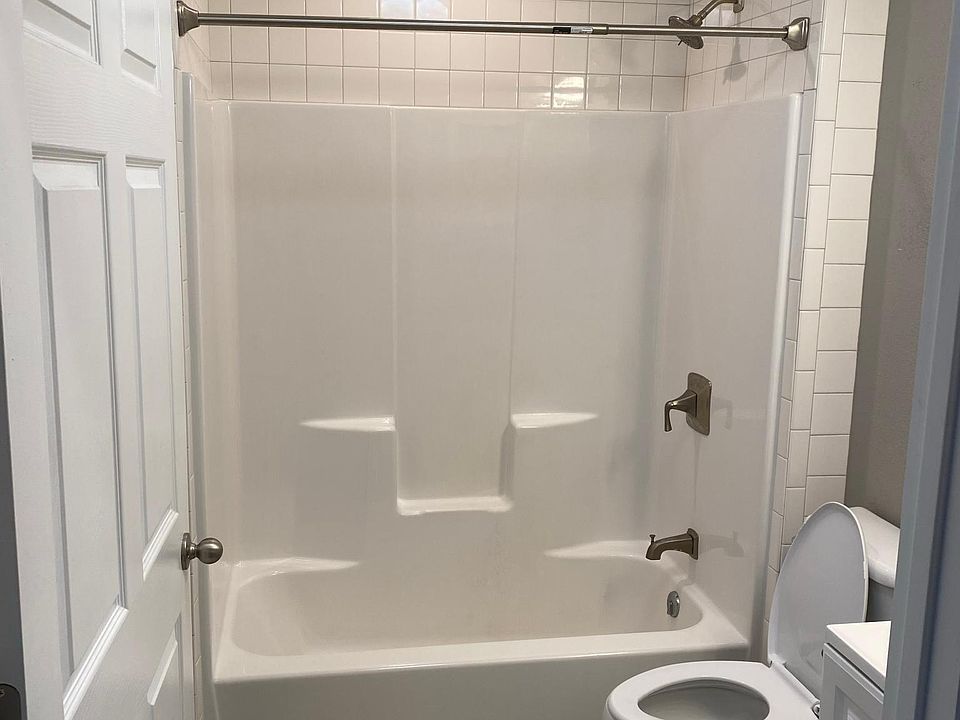 2nd image of 209 Chestnut St