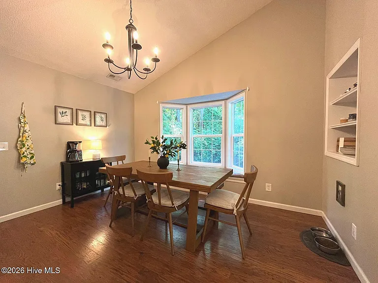 2400 Longleaf Dr W — Photo 8