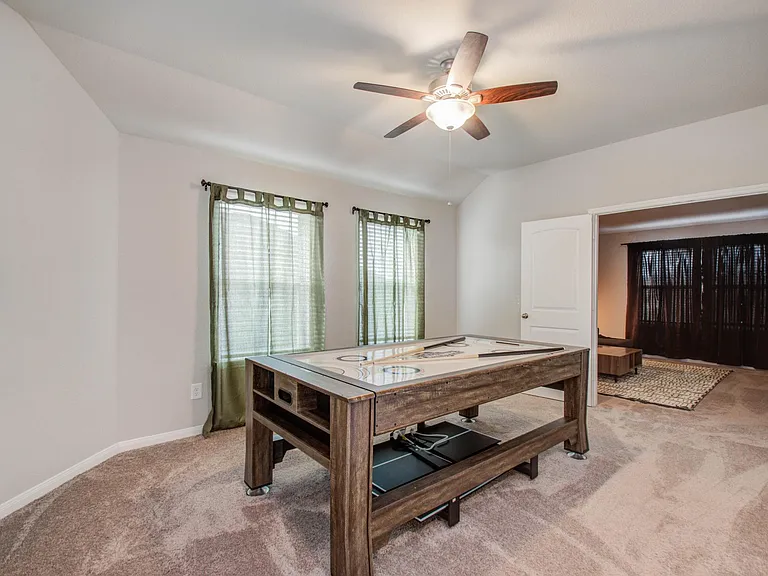 7606 Cottonwood Falls Dr — Photo 30