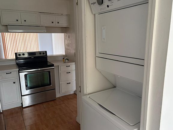 5th image of 2320 Margarita Ct