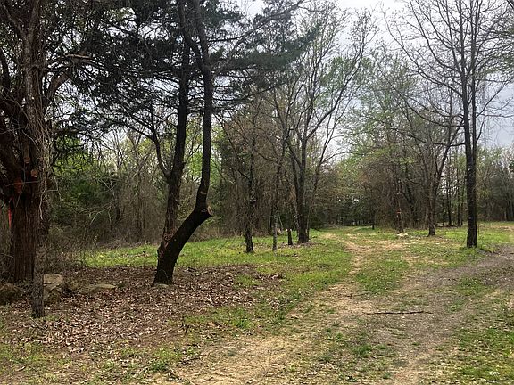 5th image of Alicia Ln