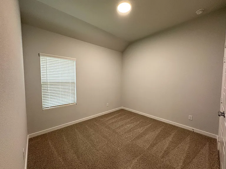 120 Greenbriar Dr — Photo 7