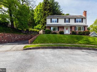 6 Lisa Cir, Drexel Hill, PA 19026