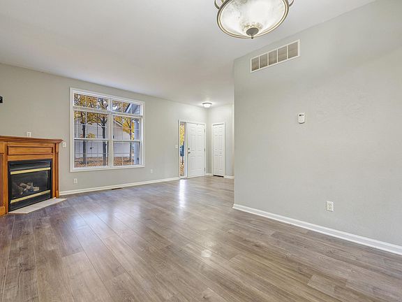 3rd image of 925 Creekwood Ln #925