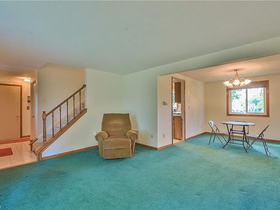 3rd image of 1018 Berkshire Dr