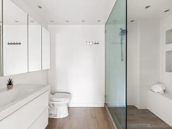 340 East 64th Street image 11 of 23