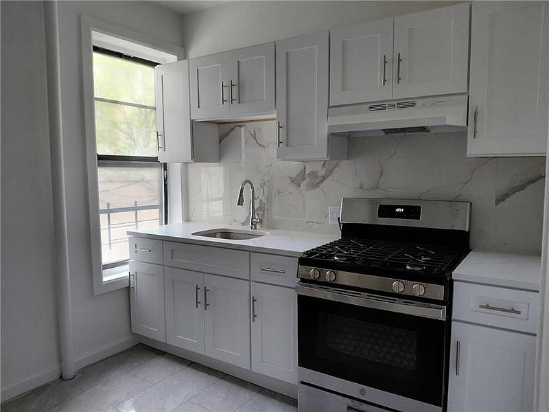 1st image of 1409 W 4th St #6