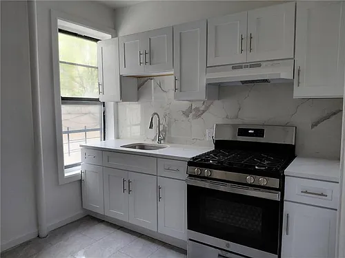 1409 W 4th St #6 Photo 1